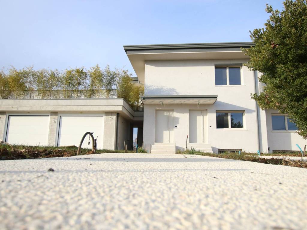 casa indipendente in vendita a Caldogno in zona Cresole