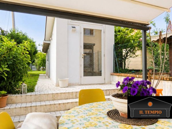 casa indipendente in vendita a Caldogno in zona Cresole