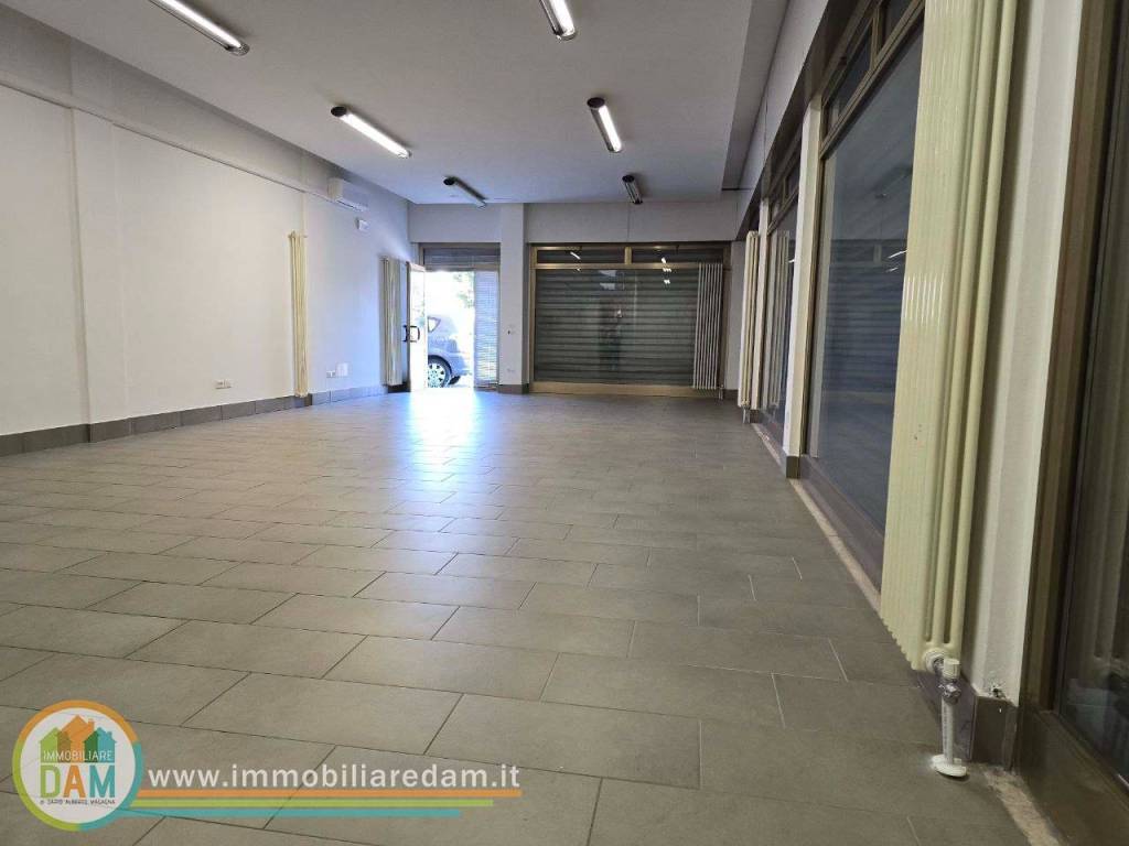 negozio in vendita a Caldogno in zona Rettorgole