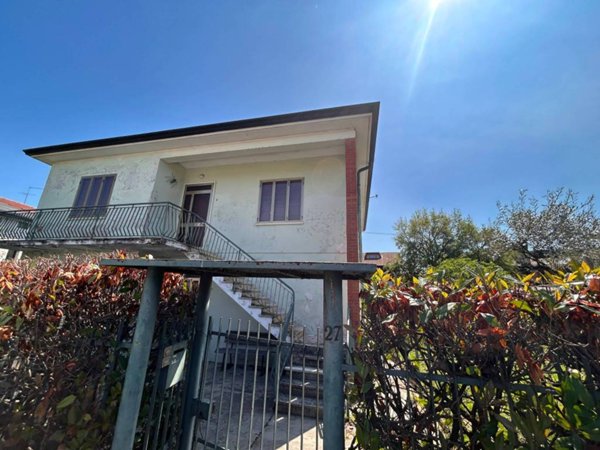 casa indipendente in vendita a Caldogno in zona Cresole