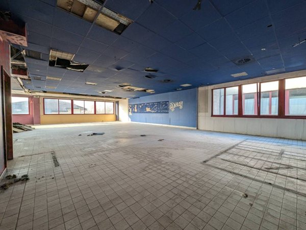 negozio in vendita a Caldogno