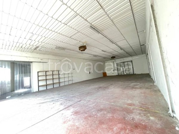 locale commerciale in vendita a Caldogno