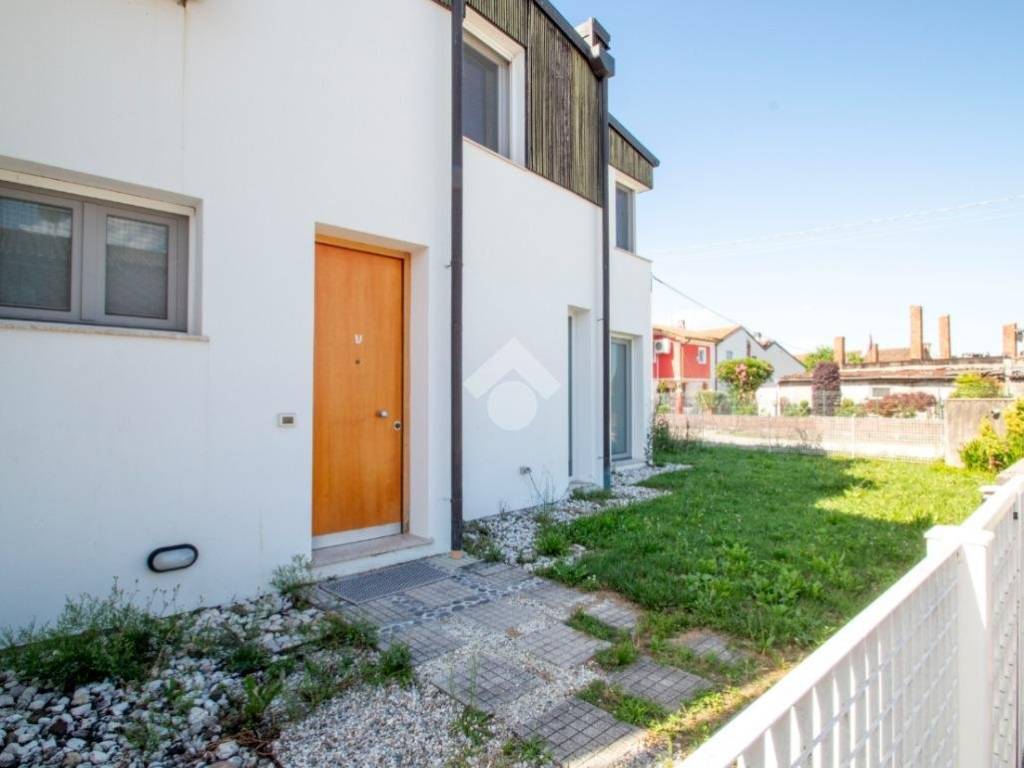 casa indipendente in vendita a Caldogno in zona Cresole