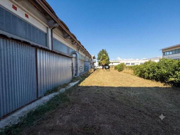 capannone in vendita a Caldogno