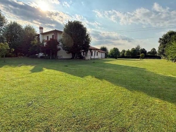 casa indipendente in vendita a Caldogno in zona Cresole