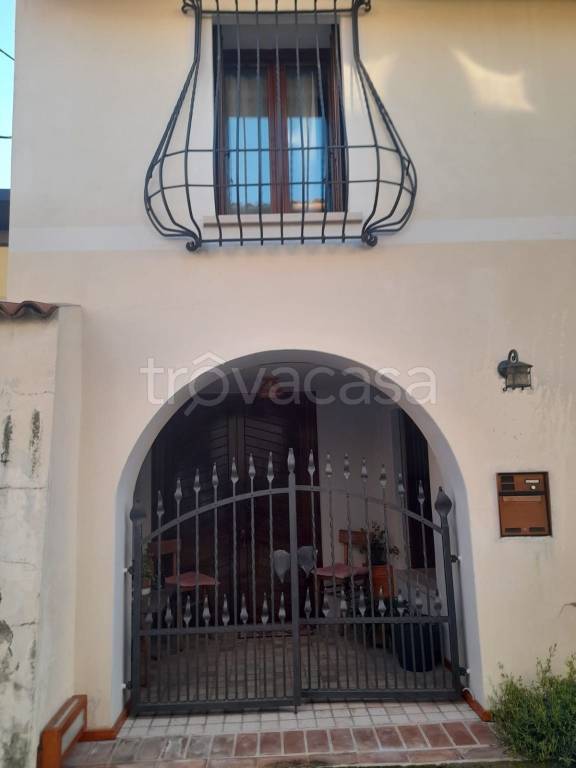 casa indipendente in vendita a Caltrano