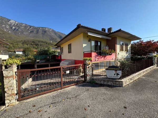 casa indipendente in vendita a Caltrano