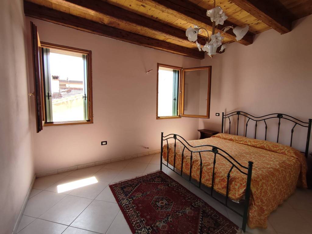 casa indipendente in vendita a Caltrano