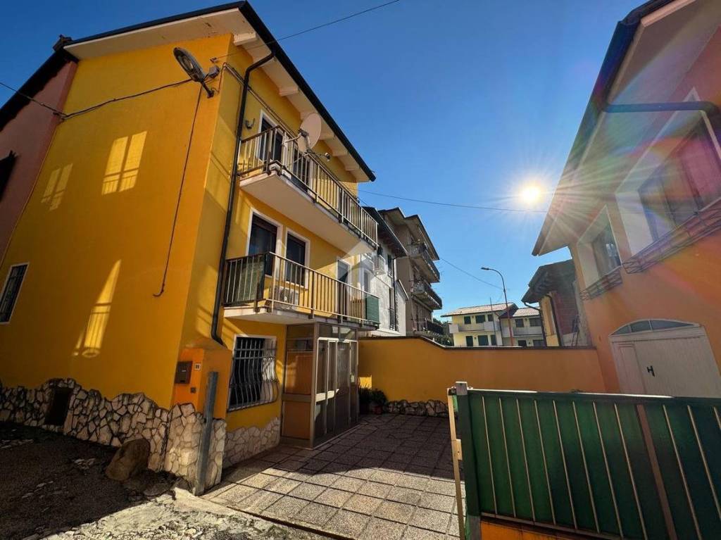 casa indipendente in vendita a Caltrano