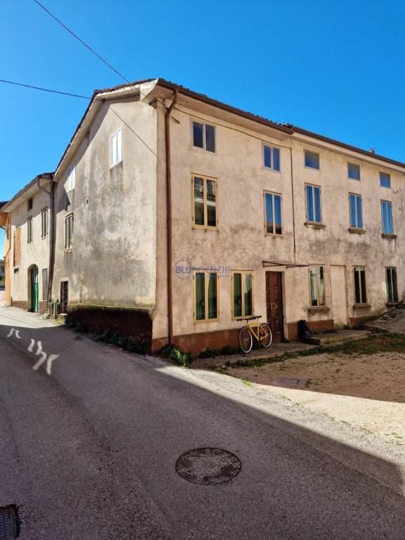 casa indipendente in vendita a Caltrano