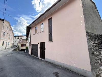 casa semindipendente in vendita a Caltrano