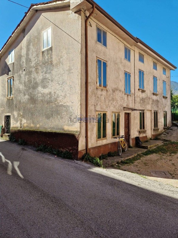 casa indipendente in vendita a Caltrano