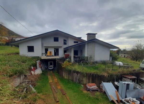 casa indipendente in vendita a Caltrano