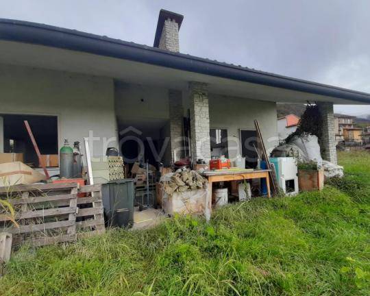 casa indipendente in vendita a Caltrano in zona Maglio