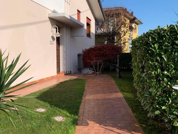 casa indipendente in vendita a Camisano Vicentino in zona Santa Maria