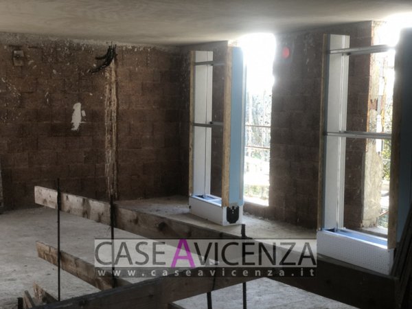 casa semindipendente in vendita a Camisano Vicentino