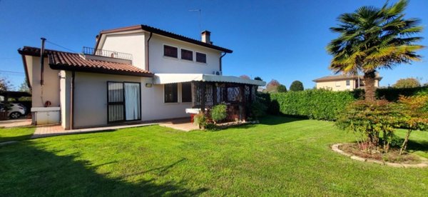 casa indipendente in vendita a Camisano Vicentino