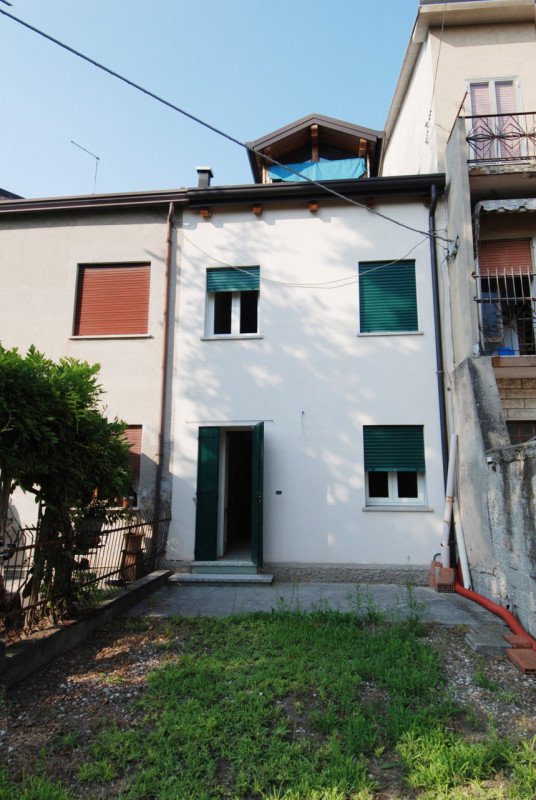 casa semindipendente in vendita a Camisano Vicentino