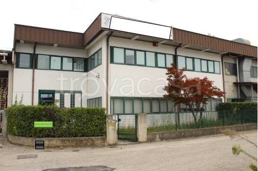 locale commerciale in vendita a Camisano Vicentino