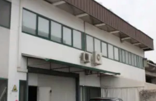 locale di sgombero in vendita a Camisano Vicentino