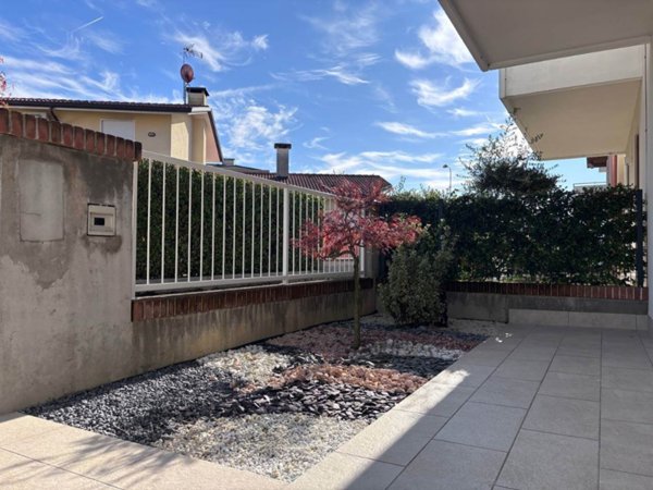 casa indipendente in vendita a Camisano Vicentino in zona Santa Maria