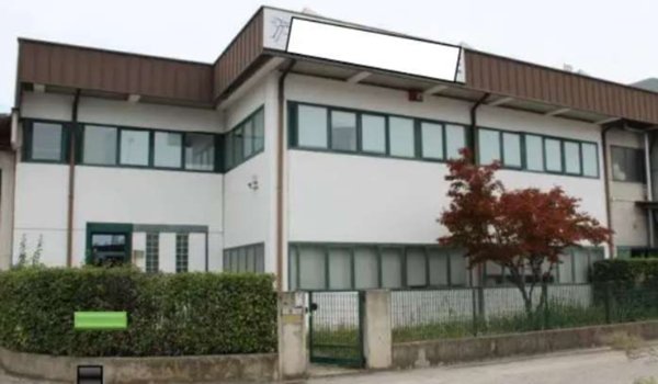 locale di sgombero in vendita a Camisano Vicentino