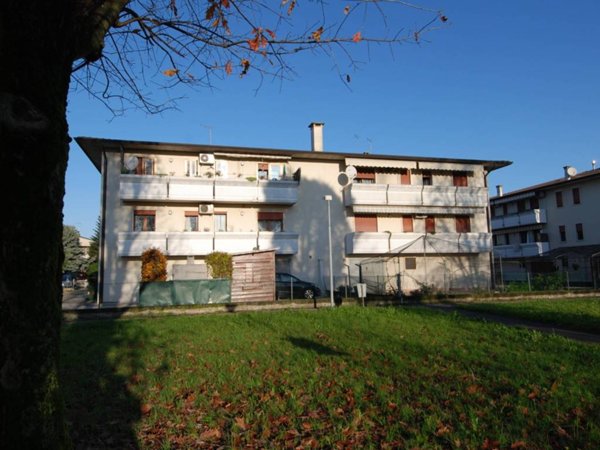 appartamento in vendita a Camisano Vicentino in zona Santa Maria