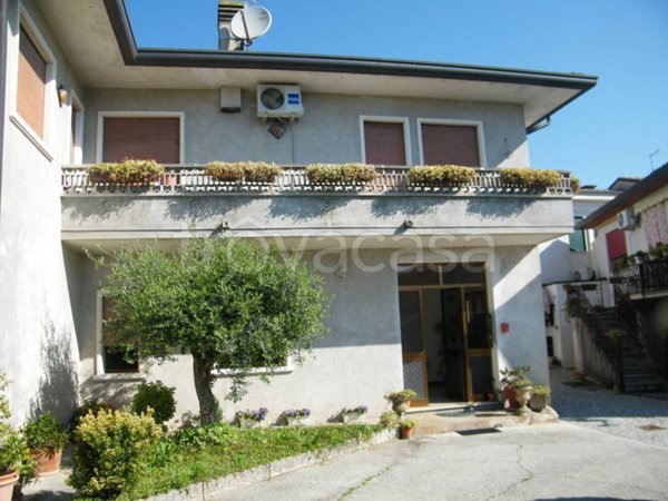 appartamento in vendita a Camisano Vicentino in zona Rampazzo