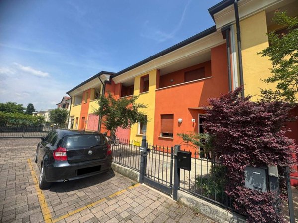 casa indipendente in vendita a Camisano Vicentino in zona Santa Maria