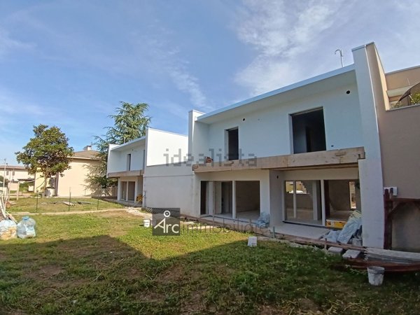 casa indipendente in vendita a Camisano Vicentino