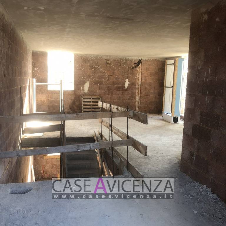 casa indipendente in vendita a Camisano Vicentino