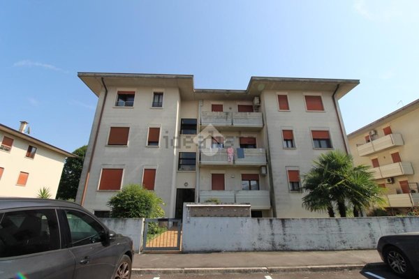 appartamento in vendita a Camisano Vicentino in zona Santa Maria