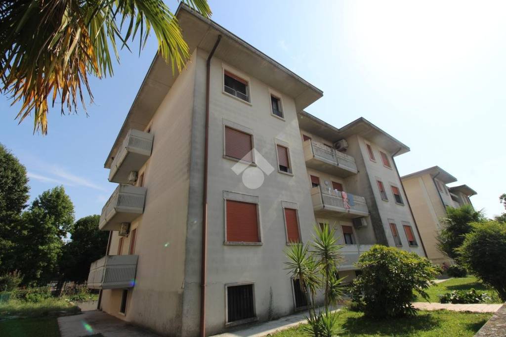 appartamento in vendita a Camisano Vicentino in zona Santa Maria