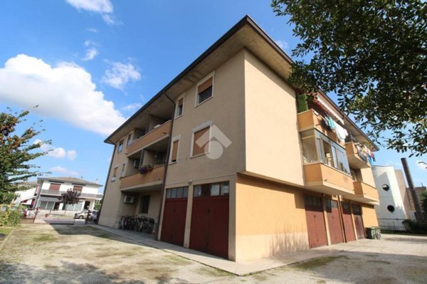 appartamento in vendita a Camisano Vicentino in zona Santa Maria