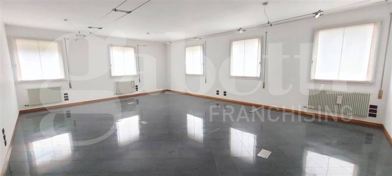 ufficio in vendita a Camisano Vicentino in zona Santa Maria