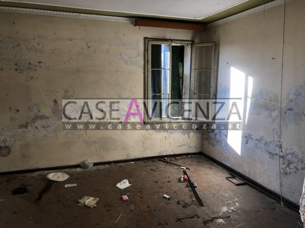 casale in vendita a Camisano Vicentino