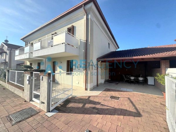 casa indipendente in vendita a Camisano Vicentino in zona Santa Maria