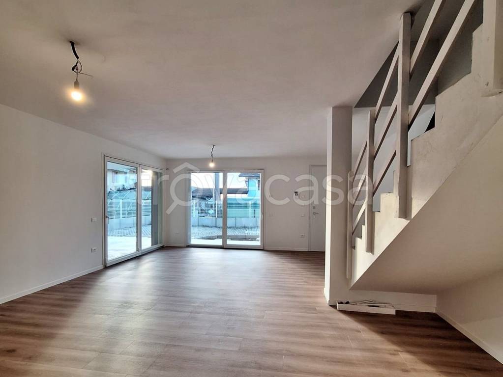 casa indipendente in vendita a Camisano Vicentino in zona Santa Maria