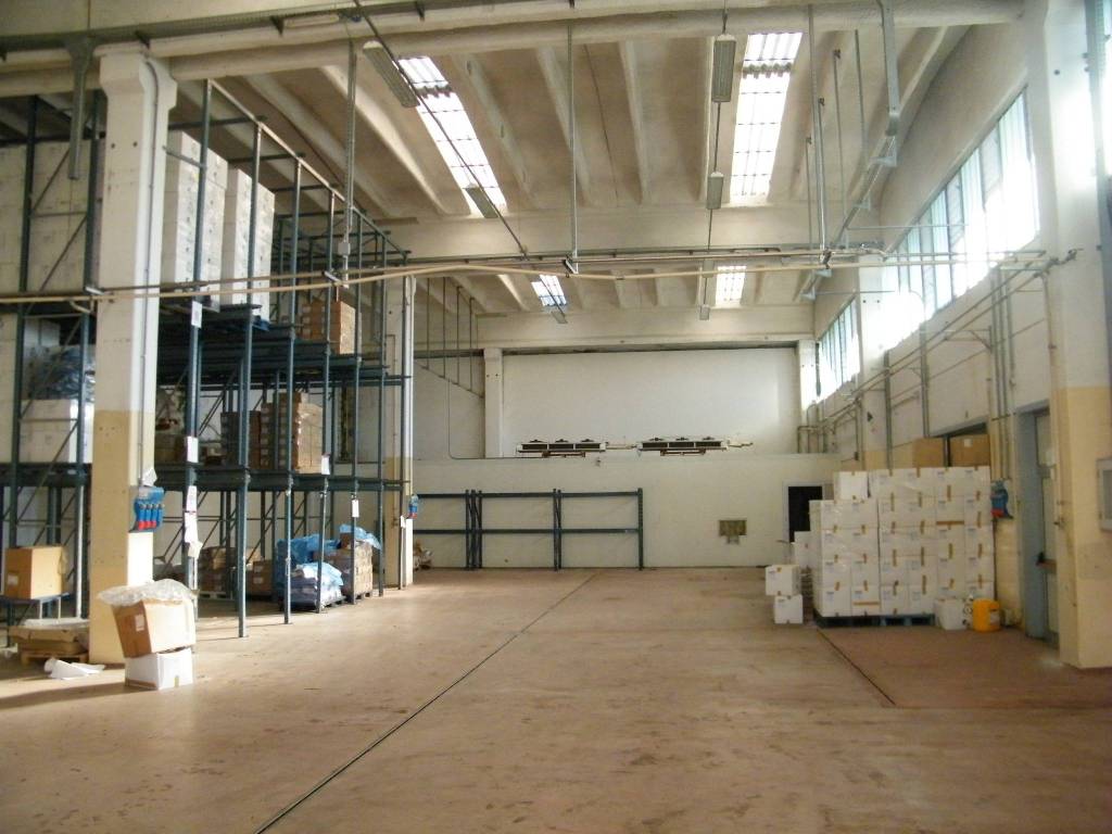 capannone in vendita a Camisano Vicentino