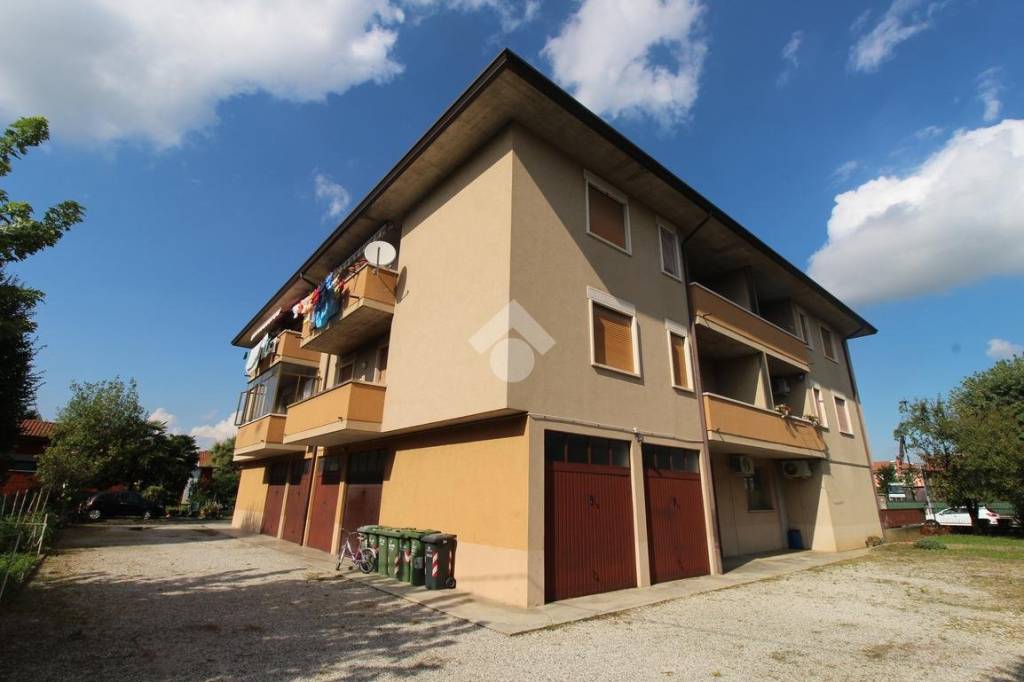 appartamento in vendita a Camisano Vicentino in zona Santa Maria