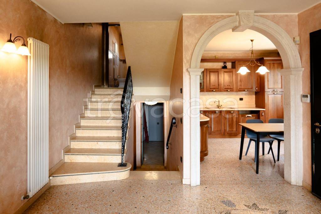casa indipendente in vendita a Camisano Vicentino in zona Santa Maria