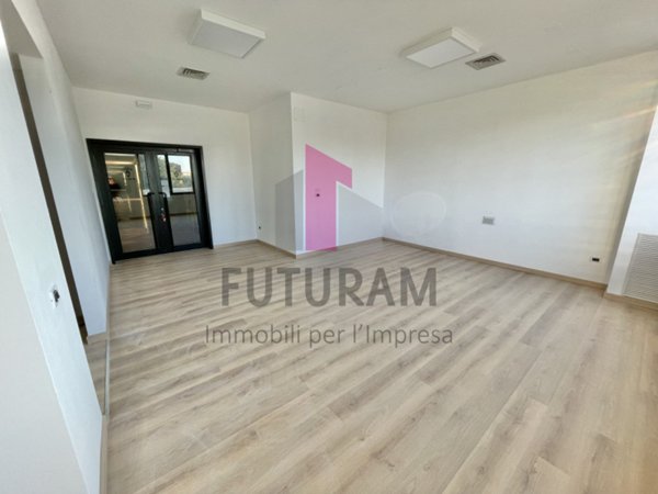 ufficio in vendita a Camisano Vicentino in zona Santa Maria