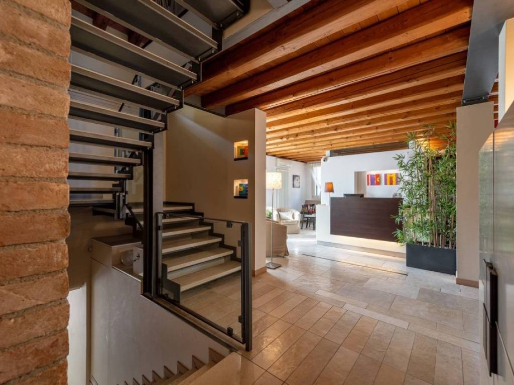 intera palazzina in vendita a Camisano Vicentino in zona Santa Maria