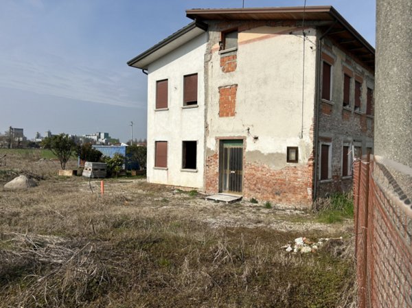 casa indipendente in vendita a Camisano Vicentino
