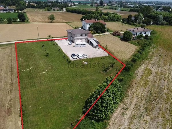 casa indipendente in vendita a Camisano Vicentino in zona Santa Maria