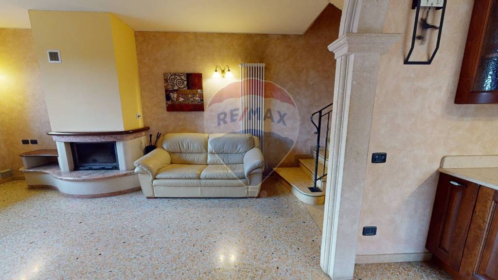 casa indipendente in vendita a Camisano Vicentino in zona Santa Maria