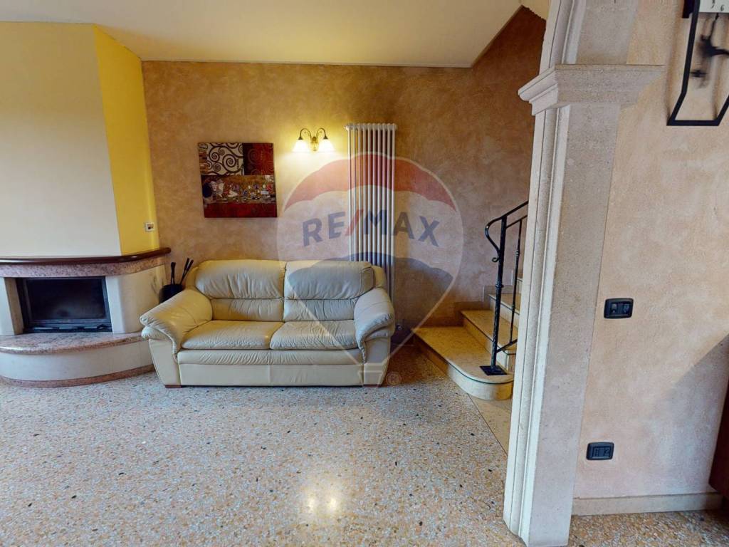 casa indipendente in vendita a Camisano Vicentino in zona Santa Maria