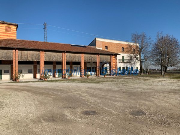 casale in vendita a Camisano Vicentino