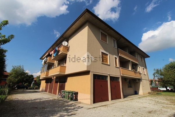 appartamento in vendita a Camisano Vicentino in zona Santa Maria