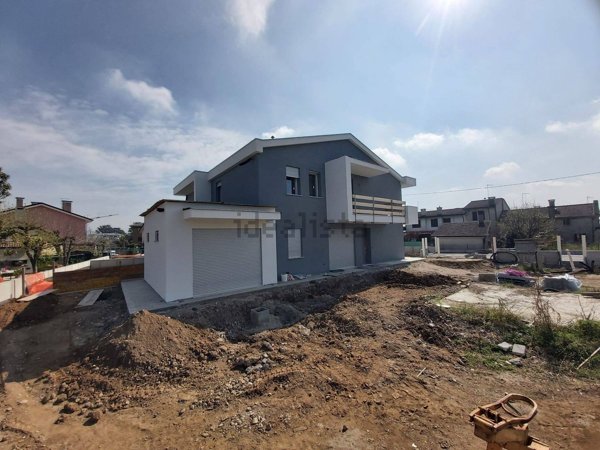 casa indipendente in vendita a Camisano Vicentino in zona Santa Maria